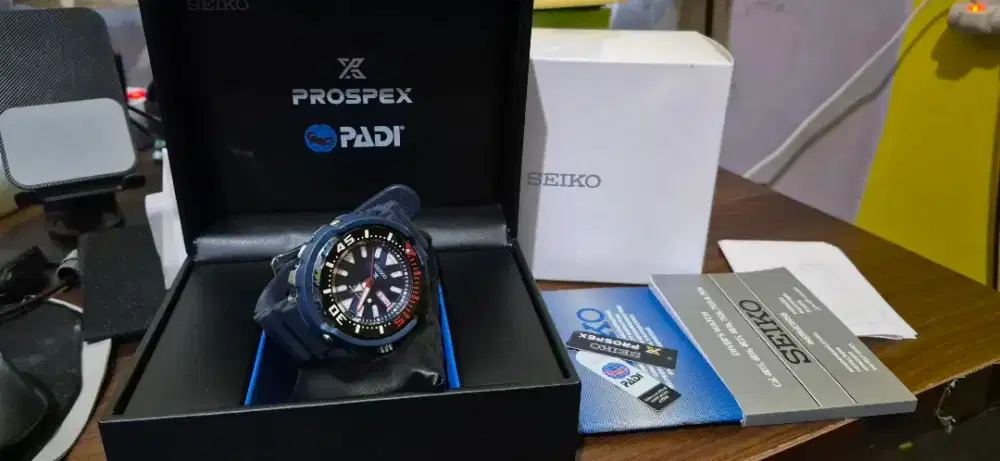 SEIKO PADI SRPA83KI monster, dengan strap warna biru navy