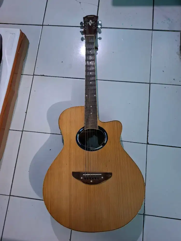 Gitar akustik elektrik