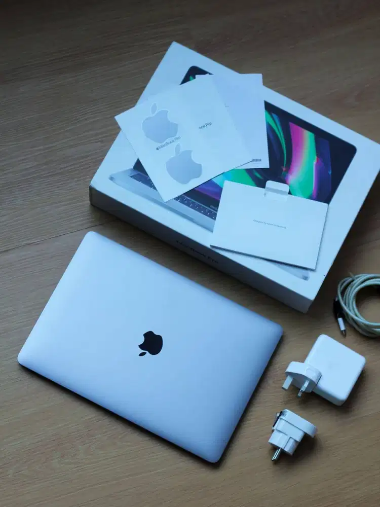 MACBOOK PRO 13 M1 8/256 2020