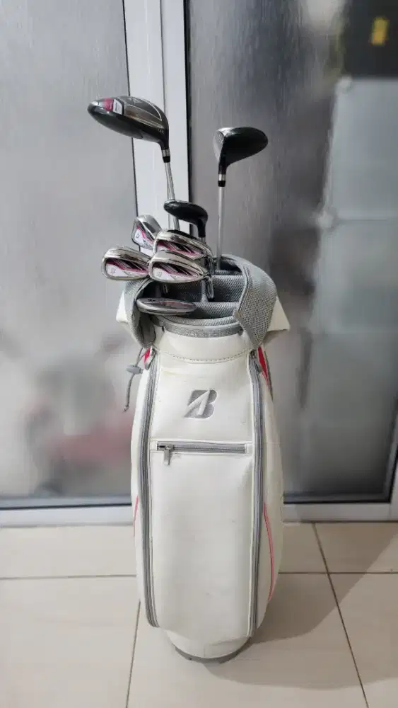 Set Bridgestone Ladies plus Bag kondisi 90% pemakaian hanya 3 bulan