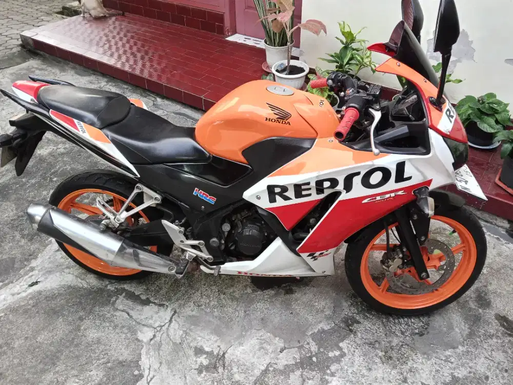 Sepeda motor Honda CBR150 thn 2015 N malang kota pajak/STNK hidup 2030