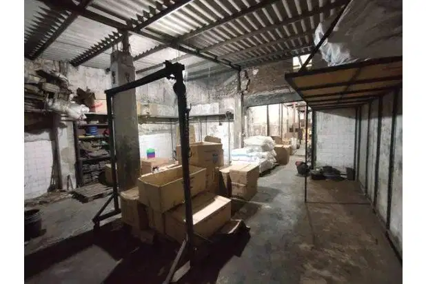 DIBAWAH NJOP! Toko/Gudang Ngantong Pinggir Jalan