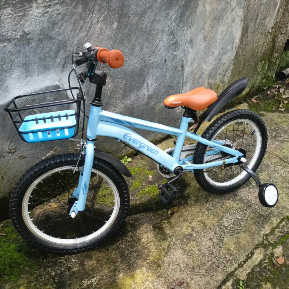 Sepeda hadiah juara lomba mewarnai