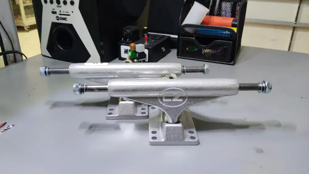 Skateboard trucks CZardaz 139 indy shape