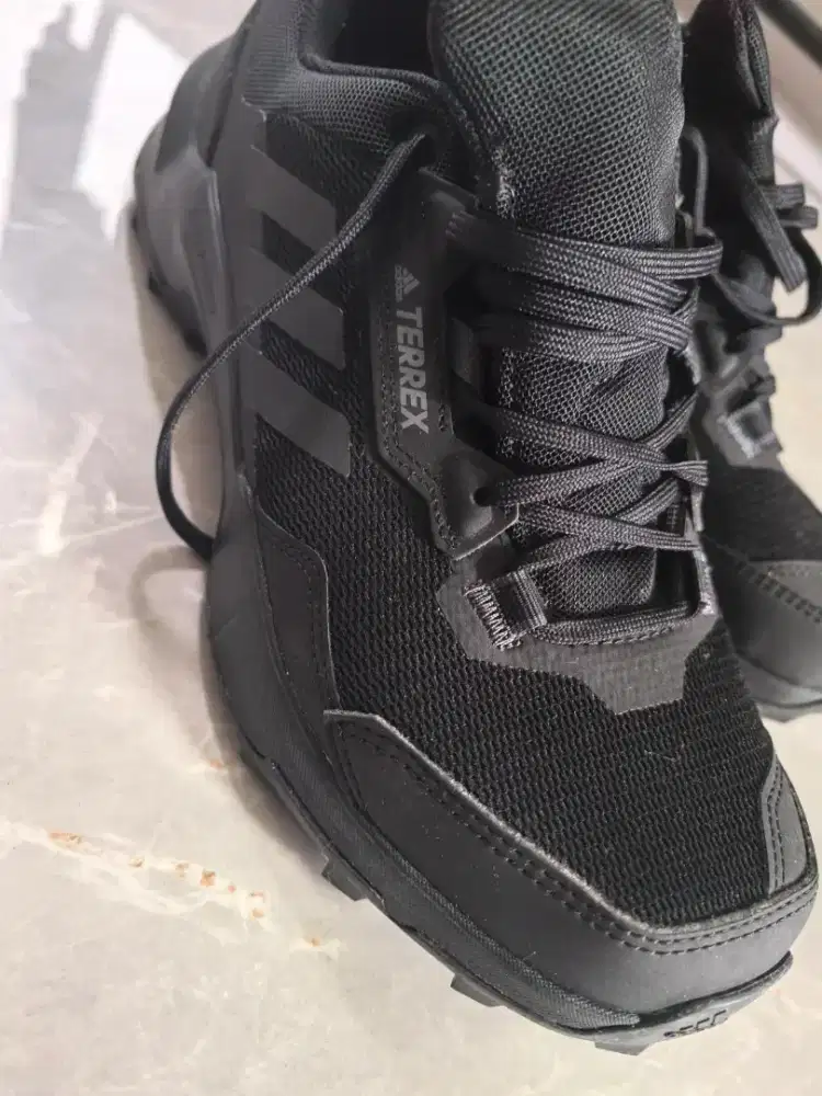 Sepatu Hiking Adidas Terrex Goretex 23M001 Hitam