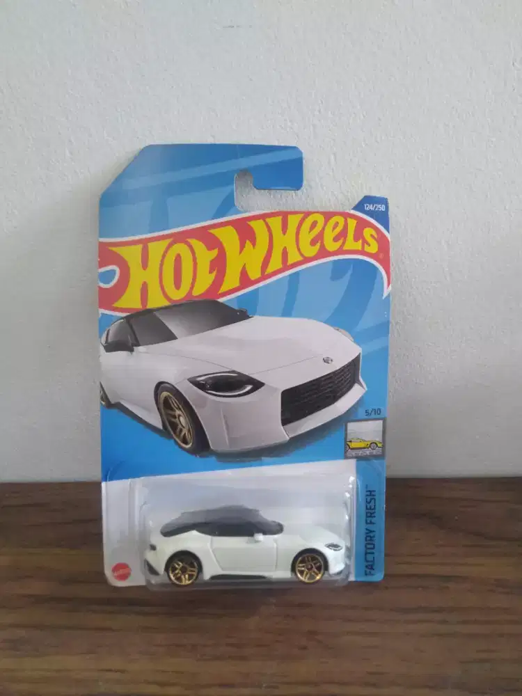Hotwheels Reguler - Nissan Z Proto