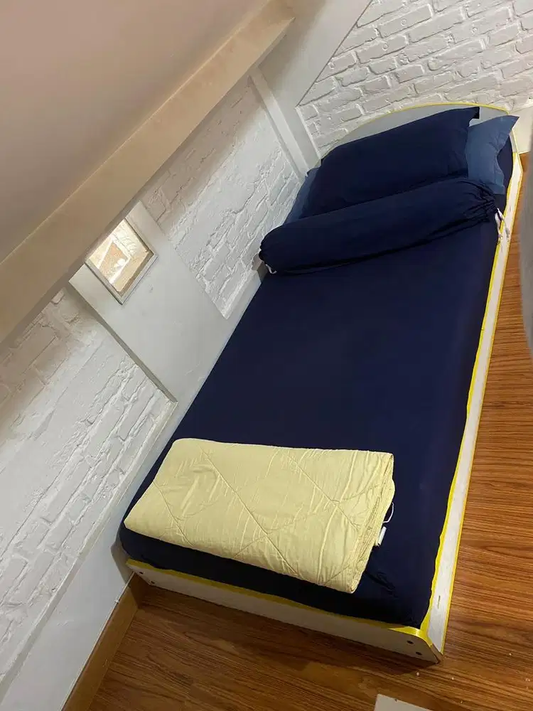 Dipan Tempat Tidur & Kasur Busa