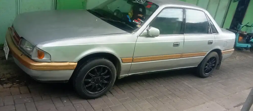 Ford laser 1989 Bensin
