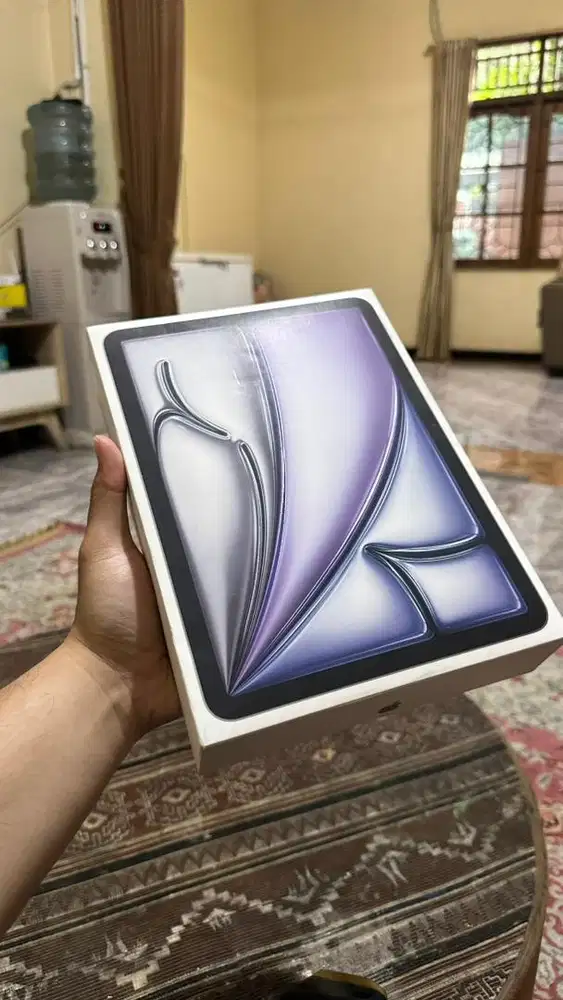 BNIB ipad air 7 11 inch M3 128gb wifi only