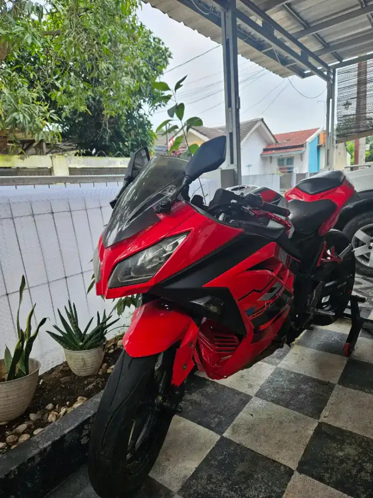 Kawasaki ninja 250 merah