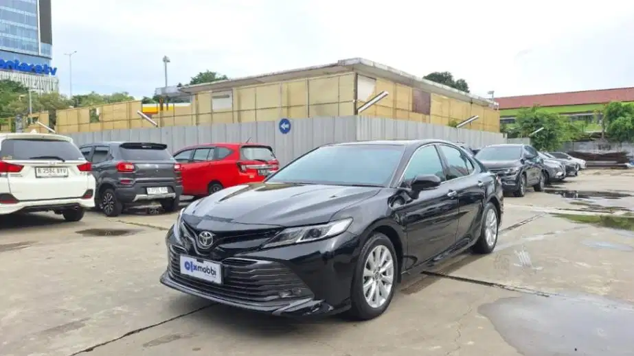 DP MURAH - Toyota Camry 2.5 V Bensin-AT 2021 Hitam