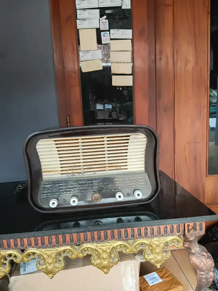 radio tabung vintage NSF H.230 A made in holand model gitar hidup