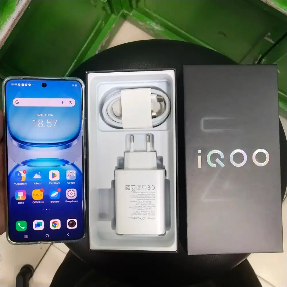 Second like new iqoo Z10 5G ram 8/128 perlengkapan fullset mulus