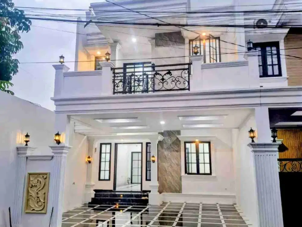 RUMAH 2 LANTAI ADA ROOFTOP DI KALISARI PASAR REBO JAKARTA TIMUR