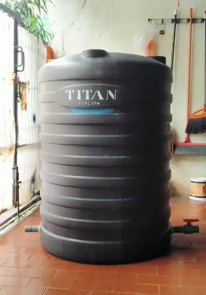 Toren merk TITAN 550 L