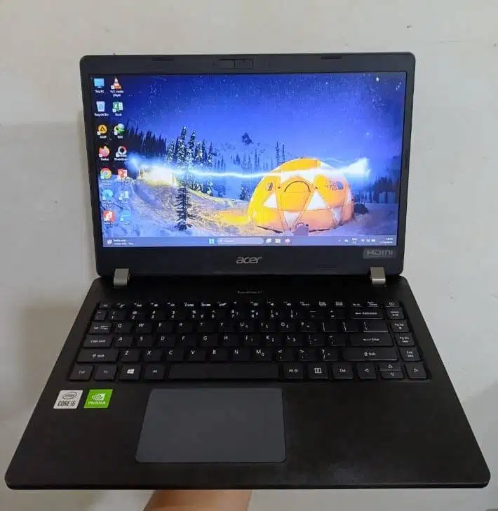 ACER TravelMate P2  Spesifikasi : - Intel Core i5-10 - RAM 8GB  - SSD