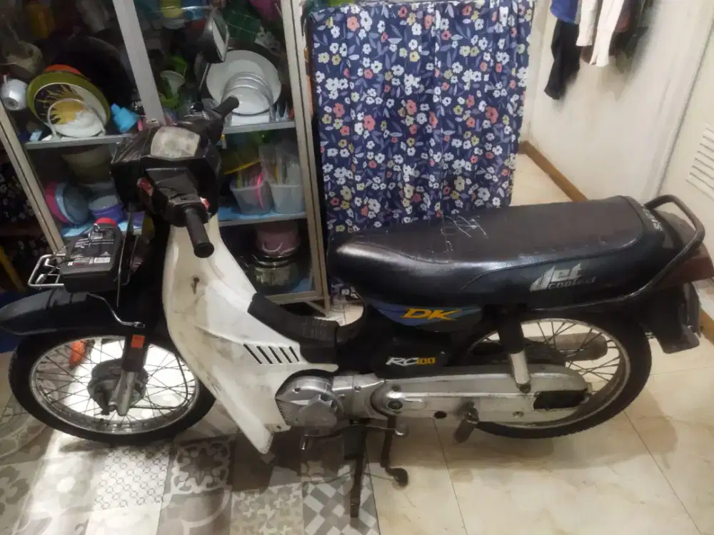 Suzuki rc 100 1992 plat ag ada di cimahi