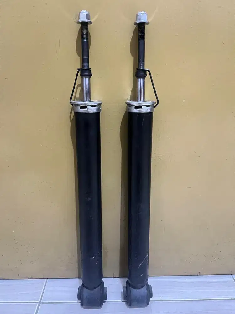 Shock Breaker Belakang New Nissan Livina 2019