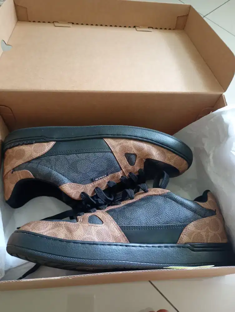 Sepatu sneaker Coach size 44