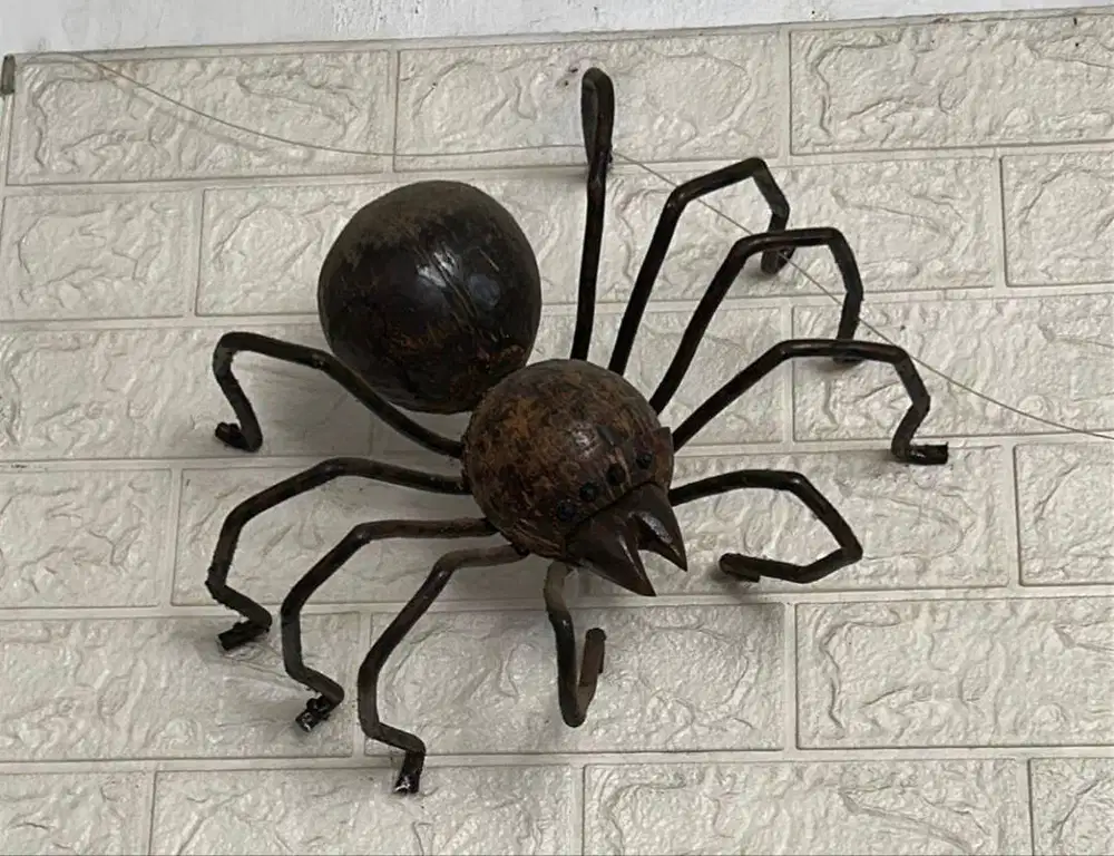 Hiasan dinding scorpion 2 buah