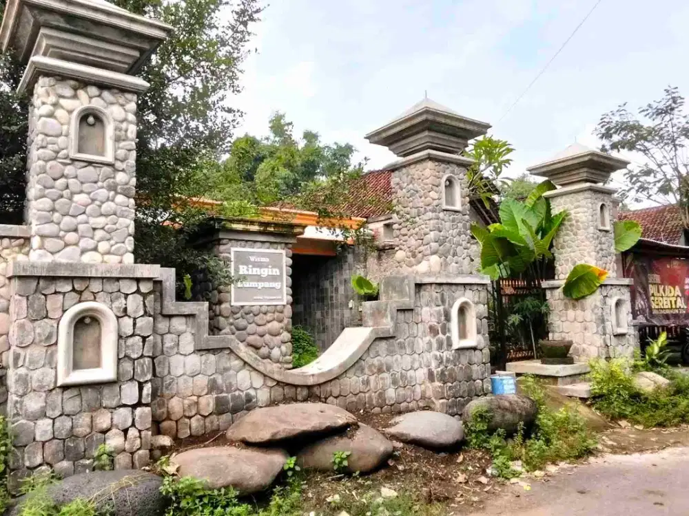 Rumah Asri 2Lt Badas