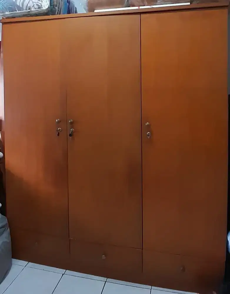 Lemari Baju Thick Board 3 Pintu