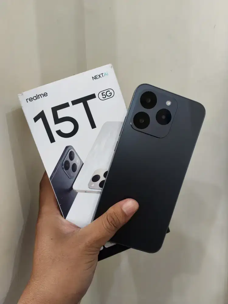 Realme 15t 5g ram 8/128 second