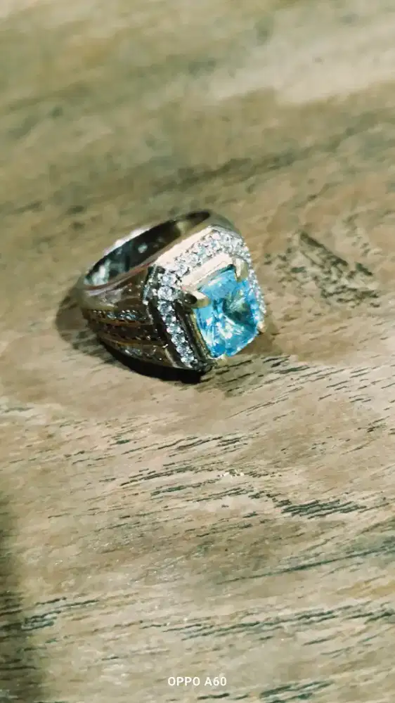 Batu cincin Blue topaz