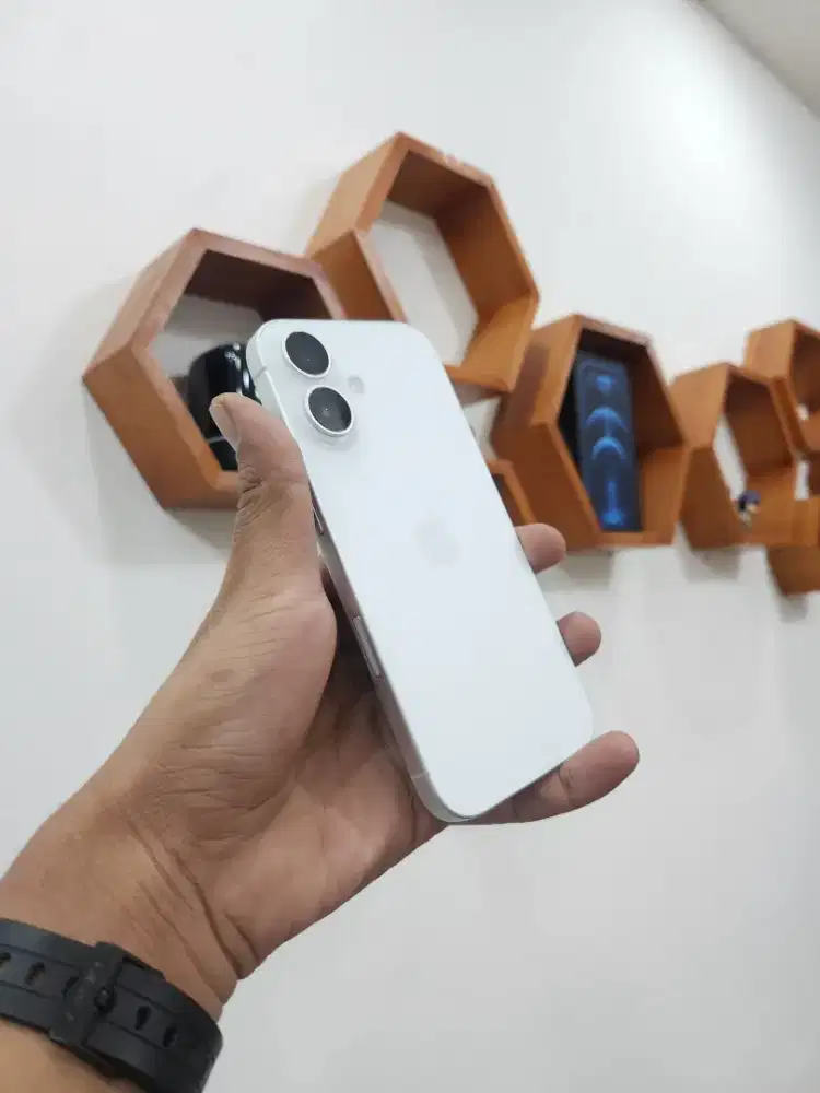 Iphone 16 128gb ibox garansi on