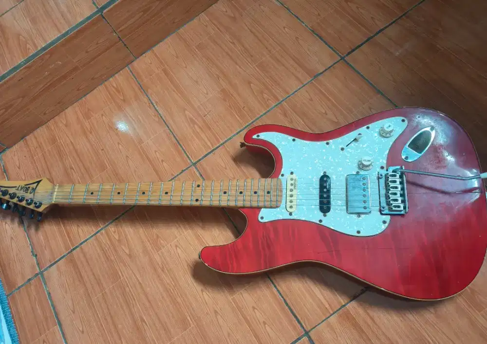 Gitar Listrik Merah