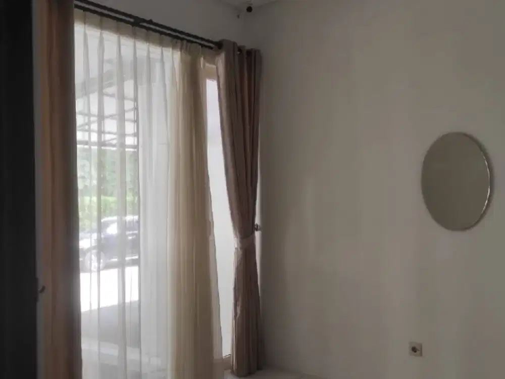 Rumah di Puri Botanical 108m2 KT3+1 Bebas Banjir