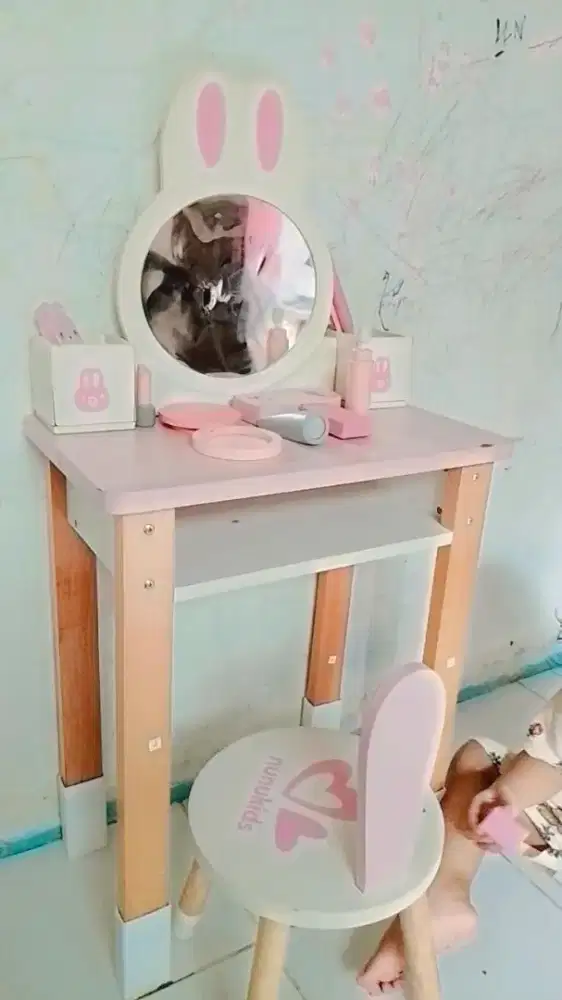 MEJA RIAS MAKE UP ANAK