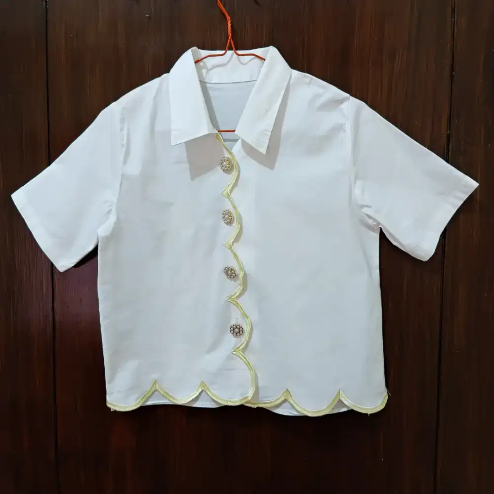 White Top Shirt Atasan Kemeja Putih Wanita Lengan Pendek