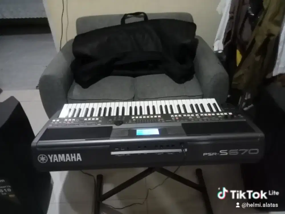 Keyboard Yamaha psr s670