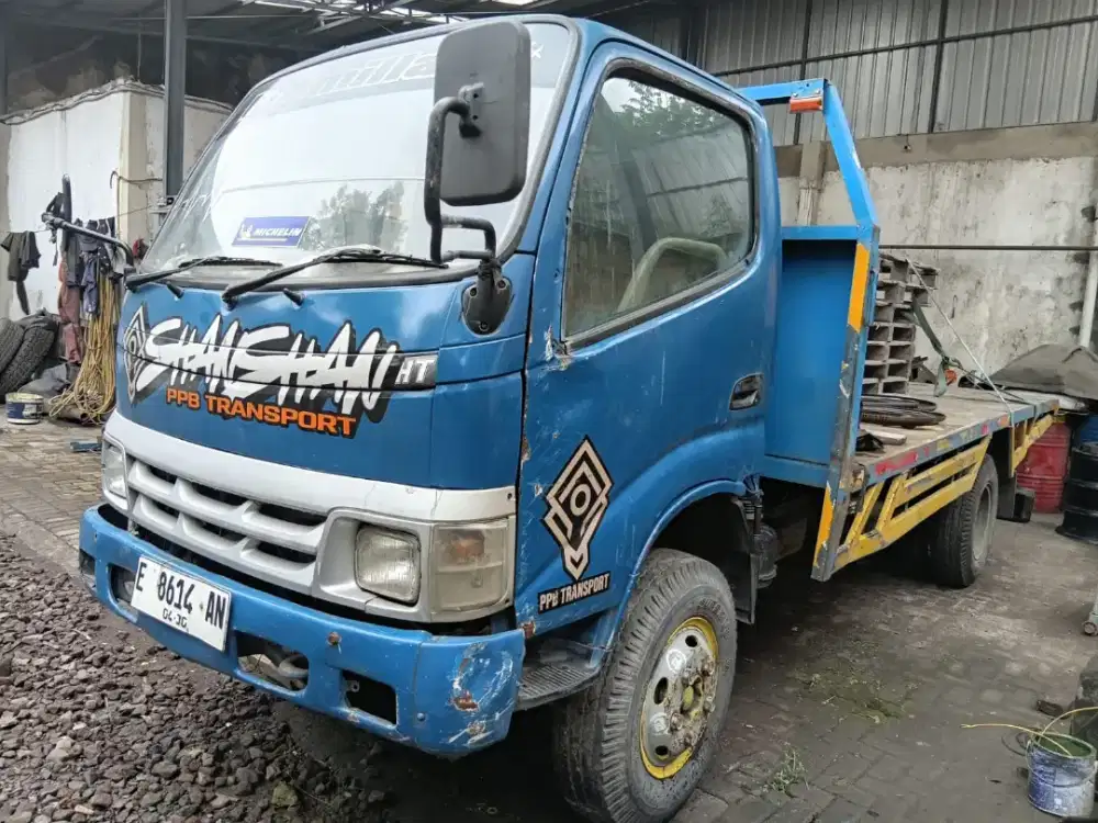 Toyota Dyna tahun 2005