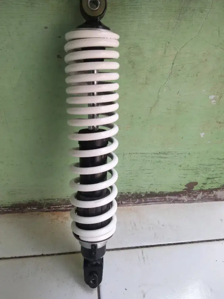 Shockbreaker belakang matic Yamaha X Ride