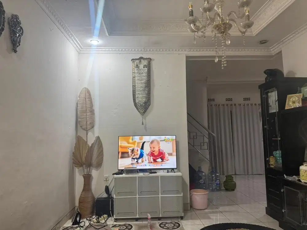 Rumah 5 BR jakarta timur (jalan lewa)