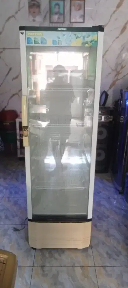 Showcase Polytron 4 rak