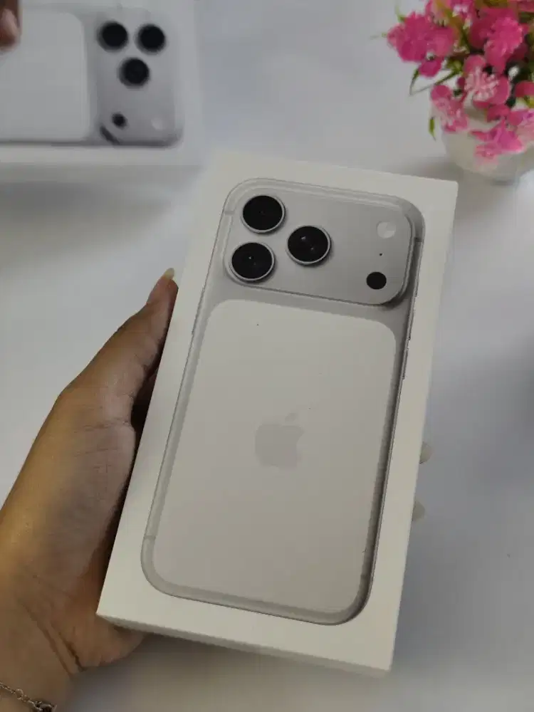 iPhone 17 pro silver 256 Garansi resmi bisa cicilan 0% tanpa dp