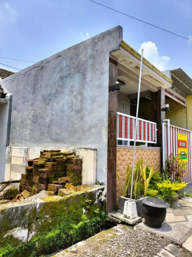 rumah minimalis full renov komplek perumahan jombang kota .