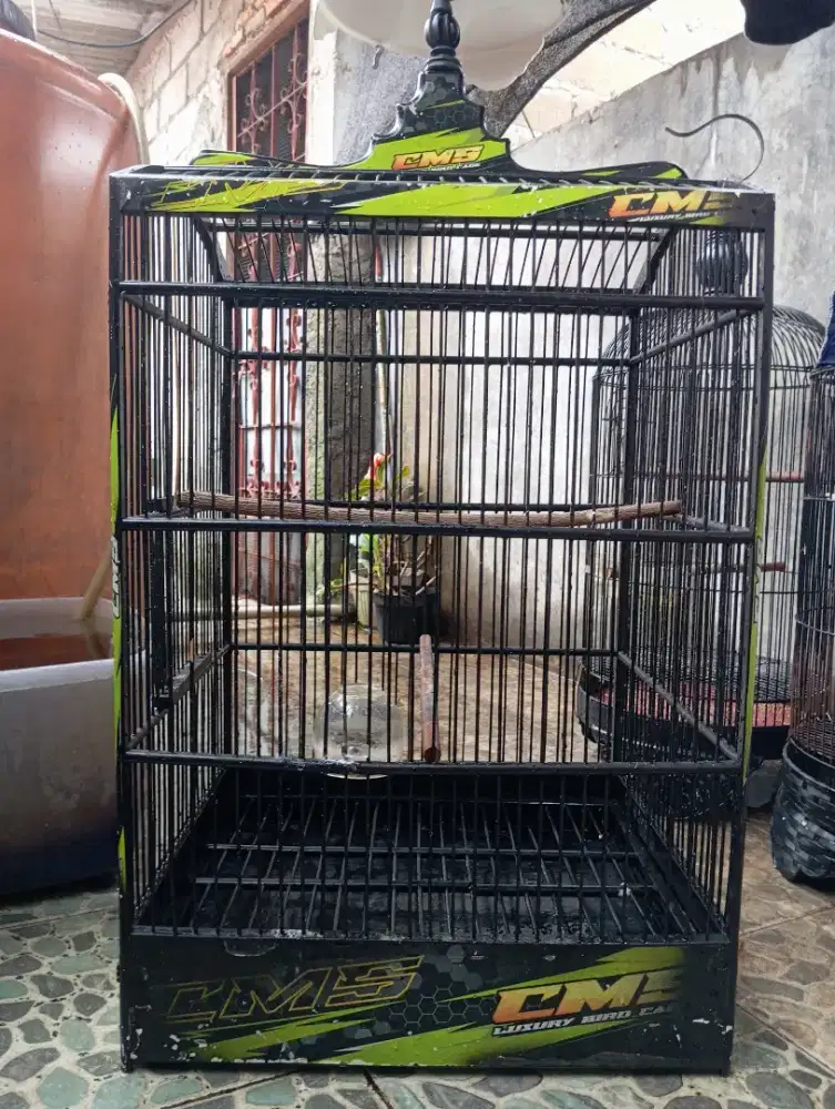 Kandang bekas nomor dua