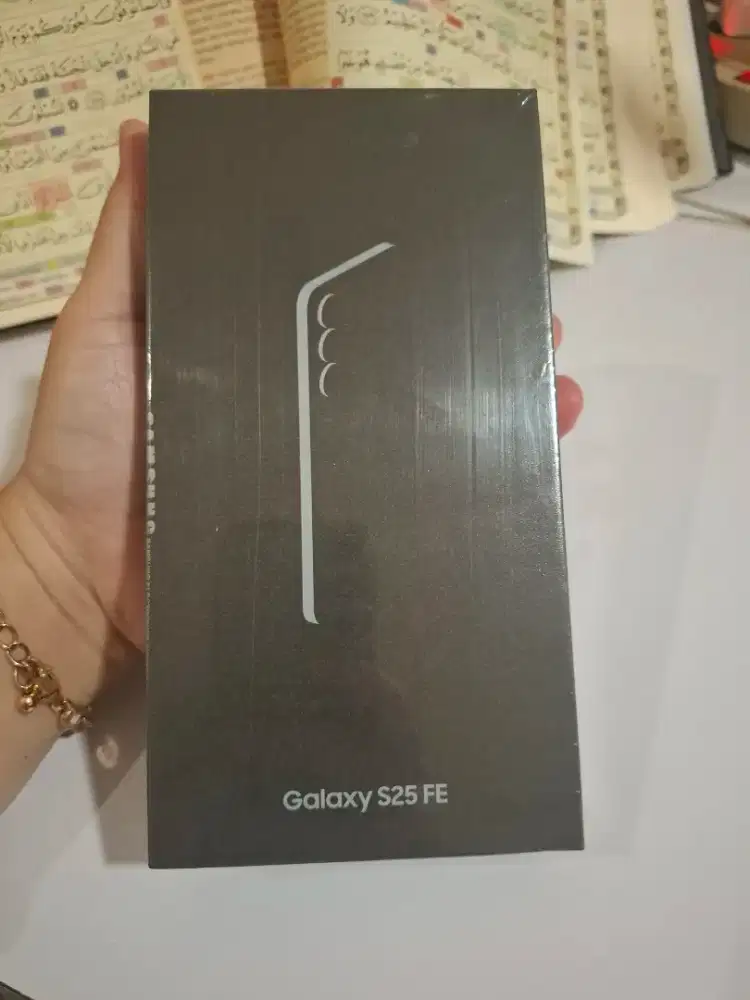 Samsung s25FE 8/256 WHITE