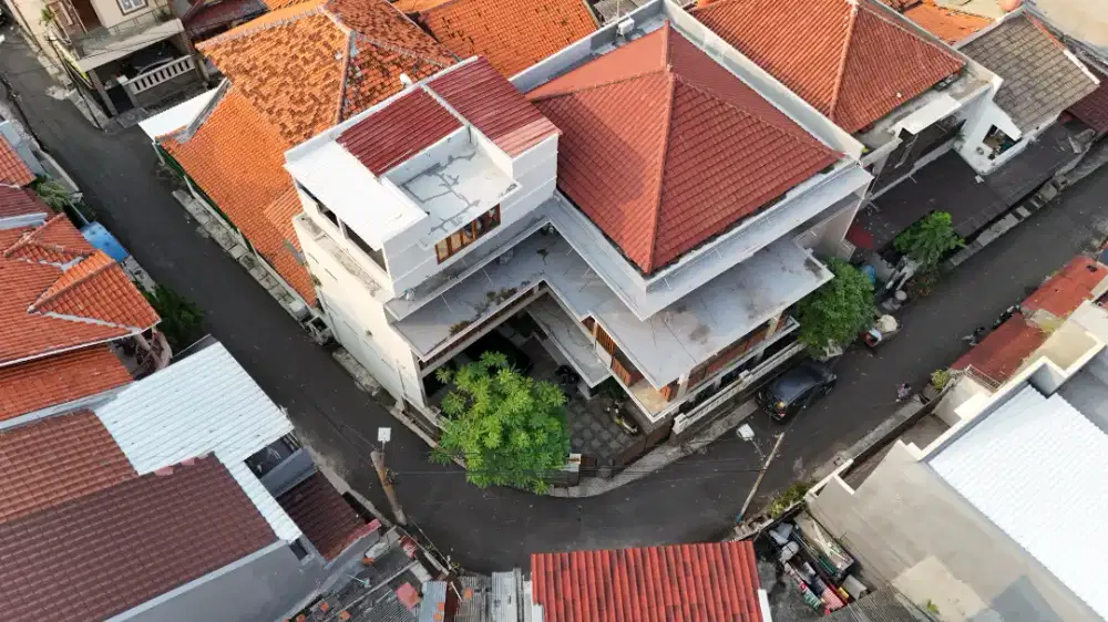 Dijual Rumah Mewah 3 Lantai Pulo Gadung – SHM, Garasi 4 Mobil