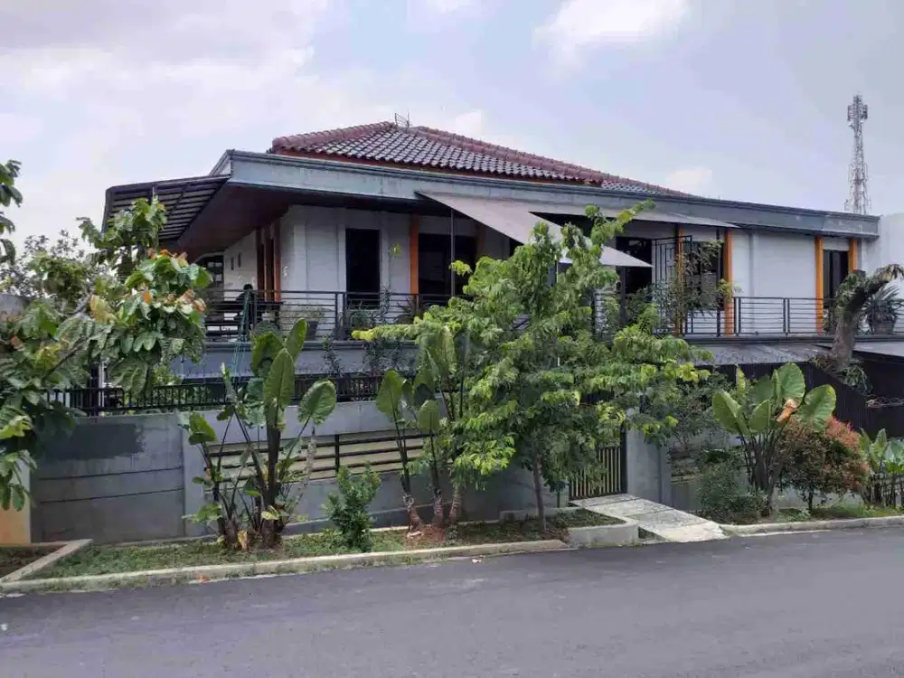 DI JUAL RUMAH LINGKUNGAN ASRI COCOK UNTUK USAHA KOST, OFFICE. DI PONDOK KELAPA JAKARTA TIMUR