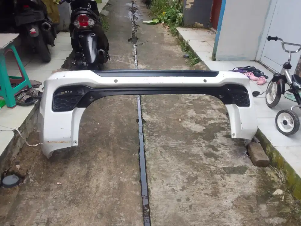 Bemper belakang mobil xenia tipe baru