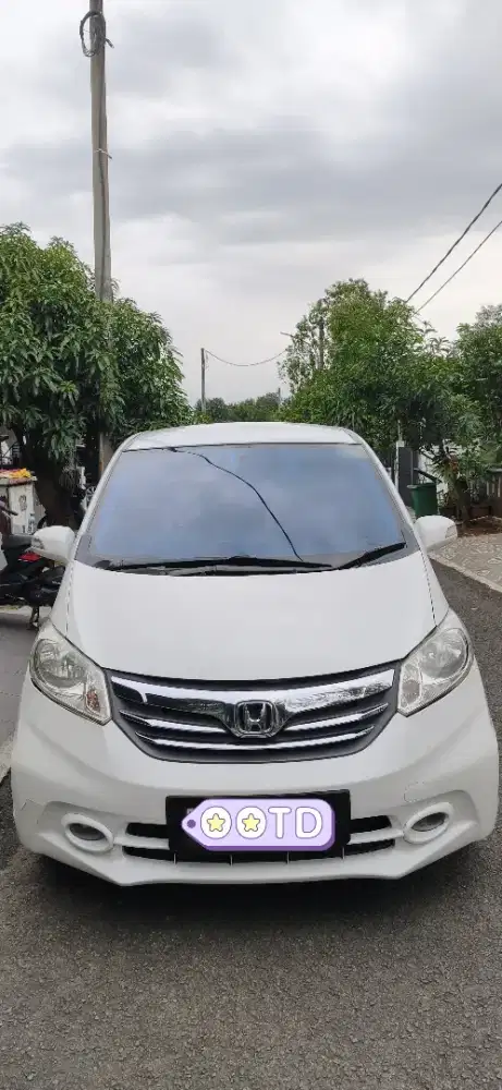 Honda Freed 1.5 E AT