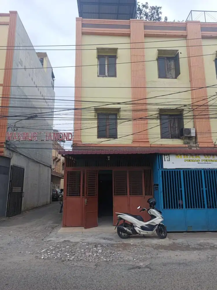 dijual ruko 3,5 lantai