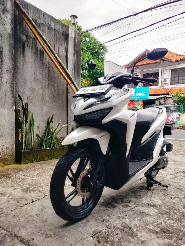 Vario150 putih Deva motor