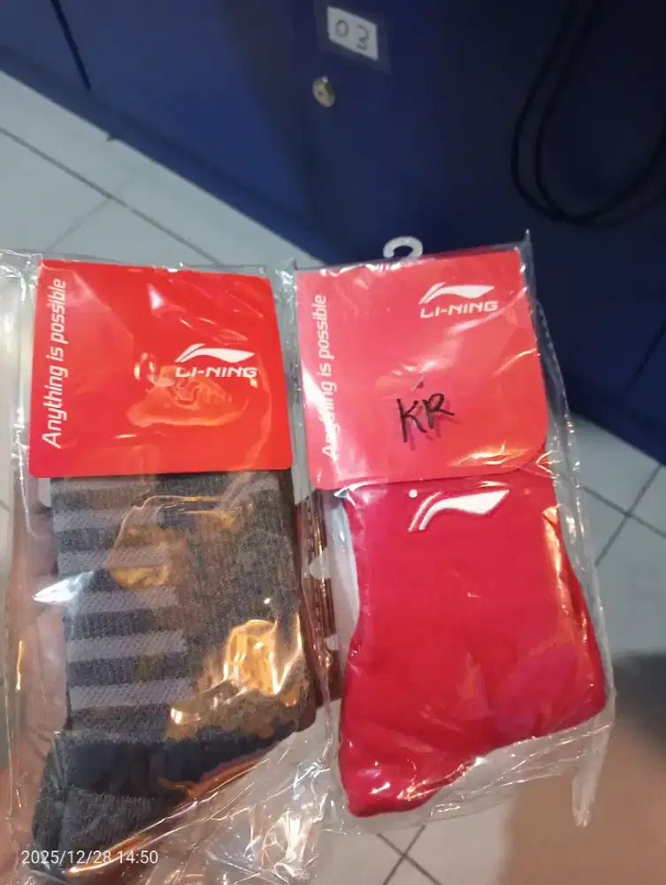 Kaos kaki Li-NiNG original