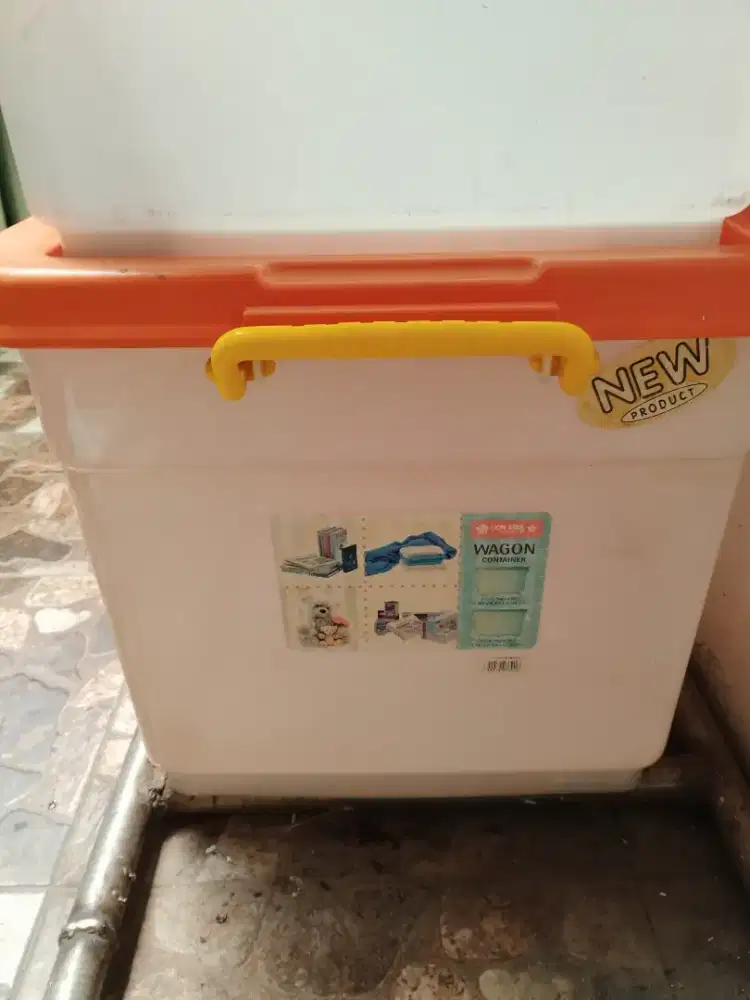 2 buah box besar merk Lion Star